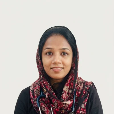 കേരളത്തിലെ ഫാമിലി മെഡിസിൻ ഡോക്ടറുടെ ഡോ. ഹാഷ്മിയുടെ ഒരു ഛായാചിത്രം.